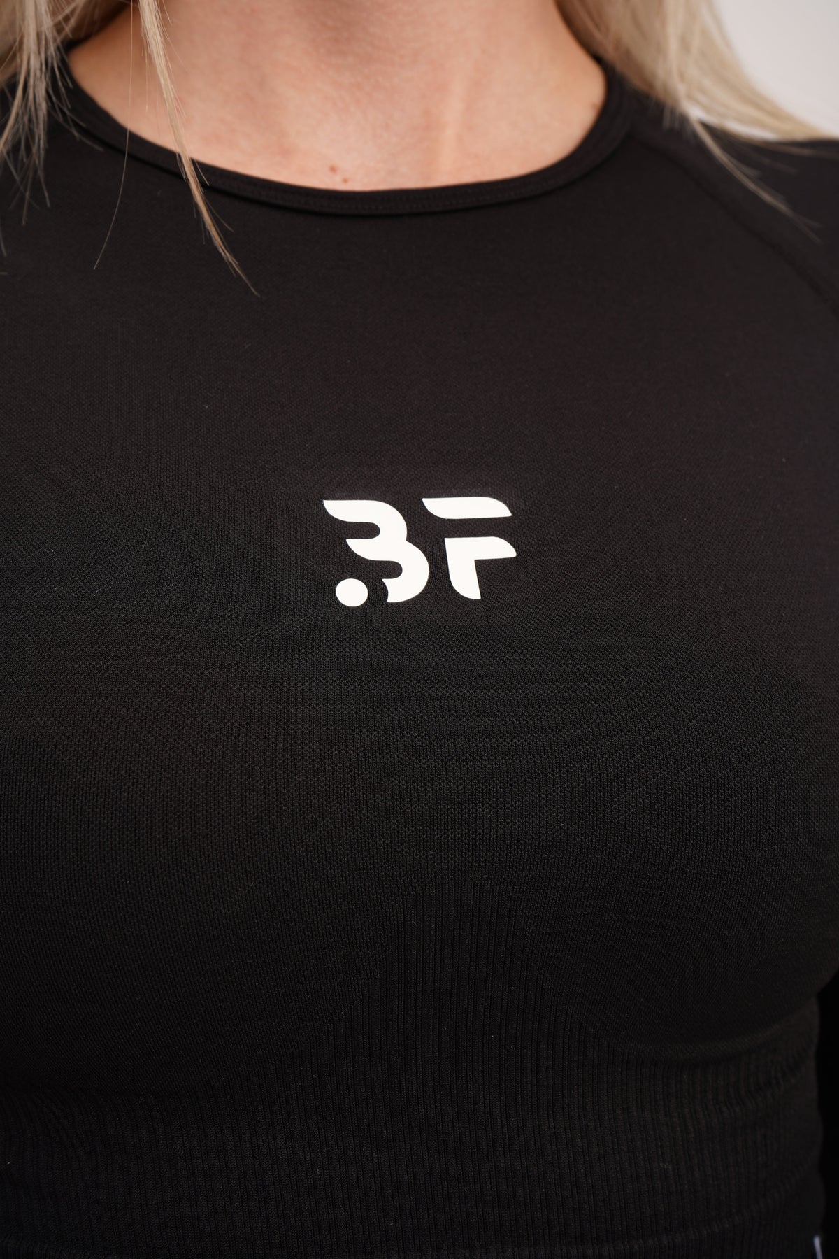 Black Crop longsleeve
