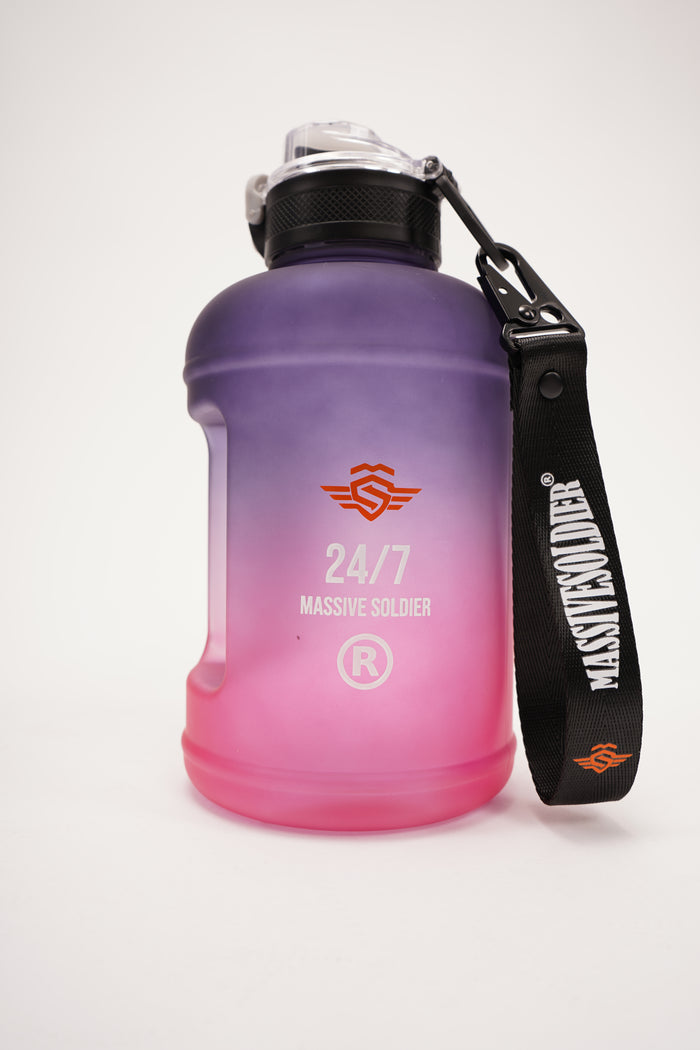 1,8L Massive Bottle Pink / Purple – Massive Soldier Sportbekleidung