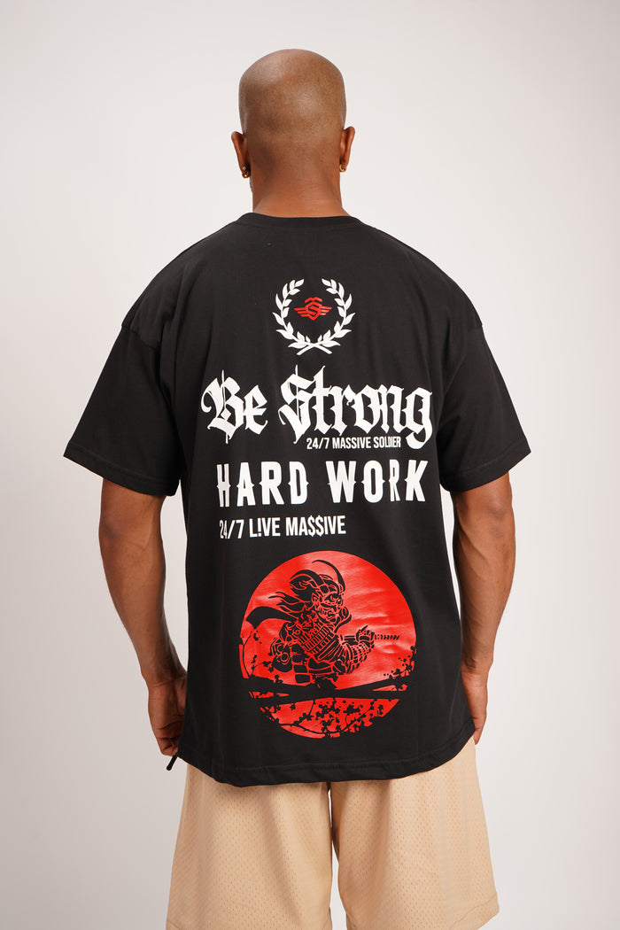 L!VE Massive Stay Strong Oversize Black – Massive Soldier Oversize-Shirt